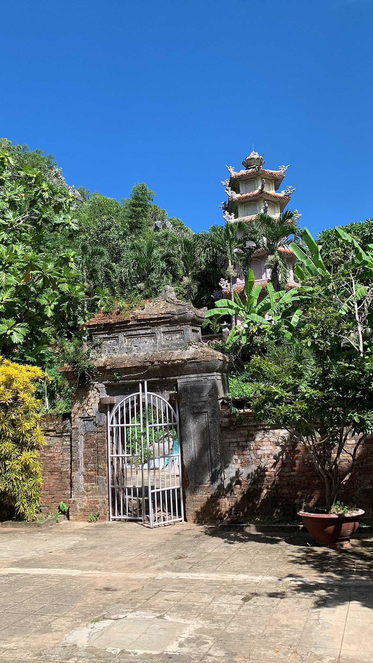 Tam Thai Pagoda