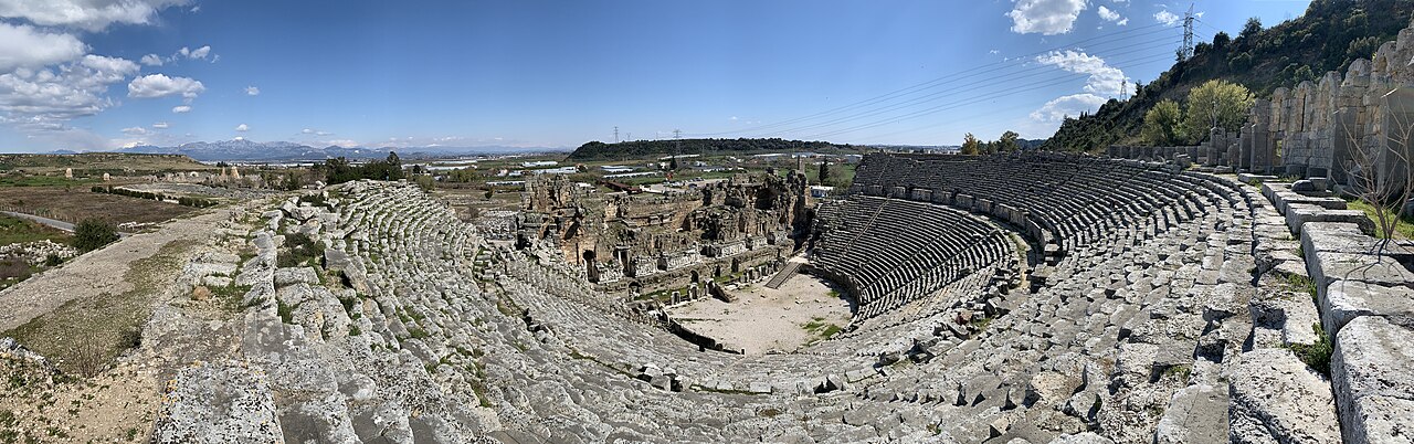 tr: Perge Roma Tiyatrosu fotoğrafı
