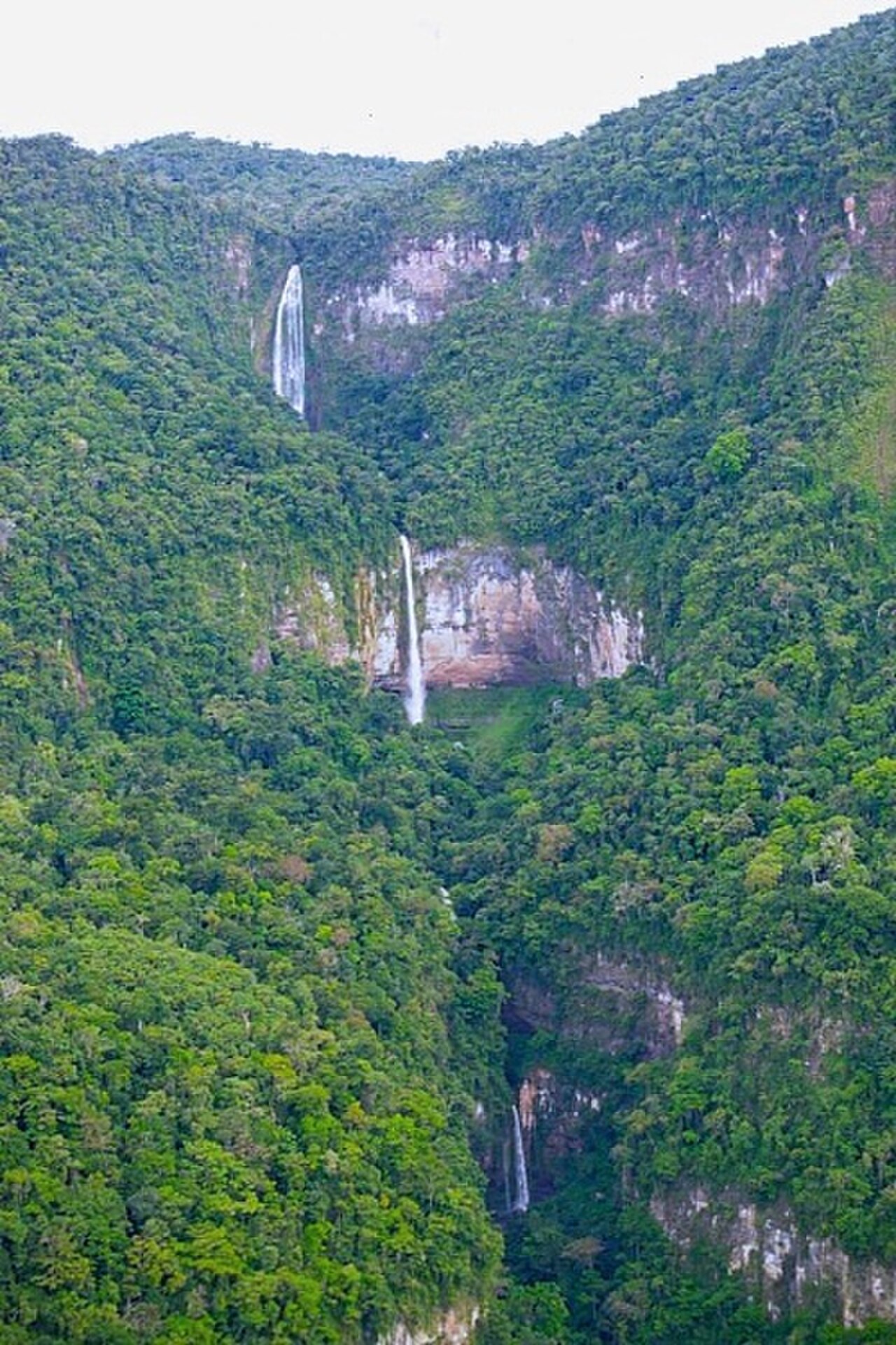 Una fotografia di Cascate Tres Hermanas