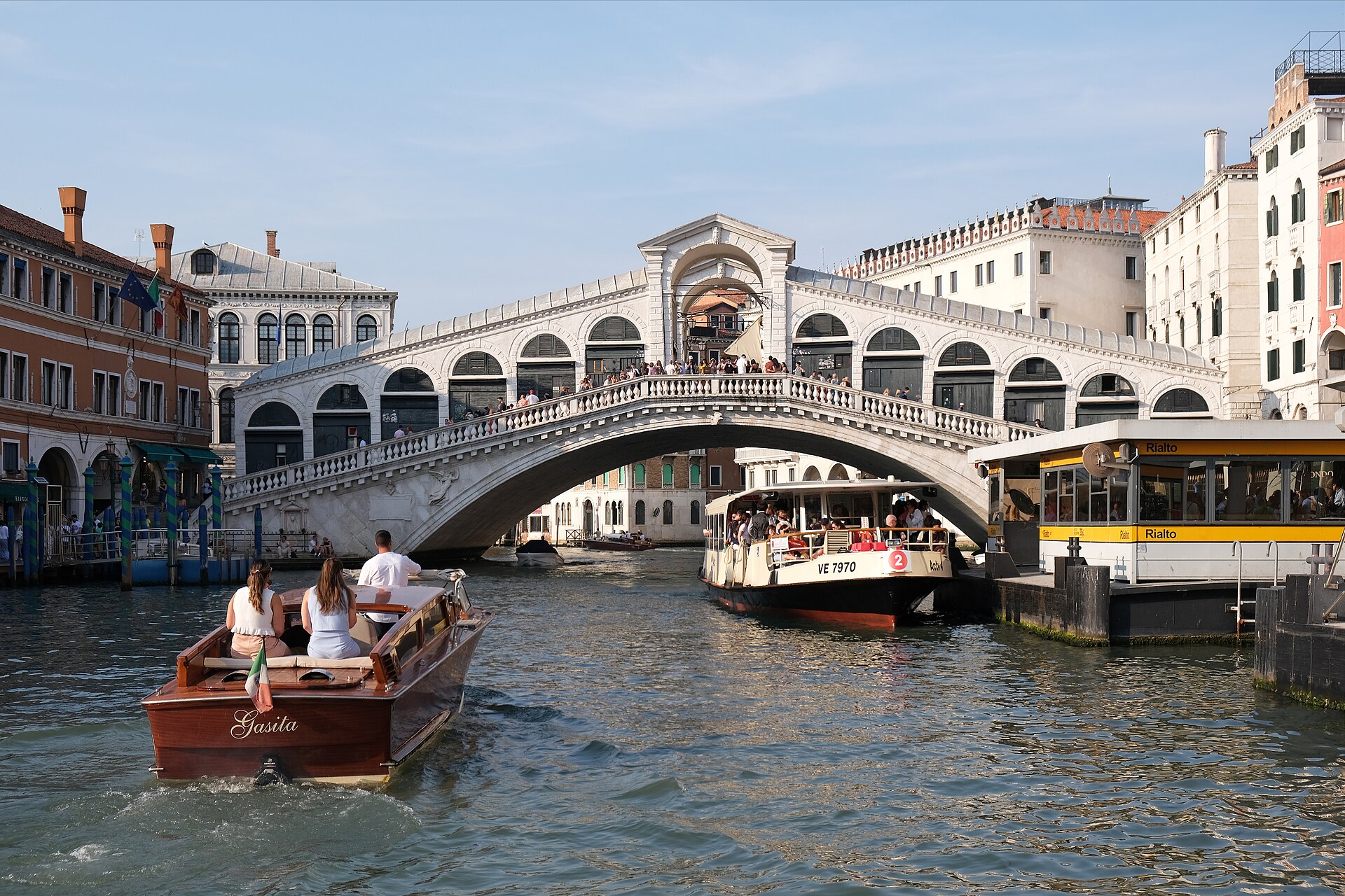 A photograph of Rialto Bridge