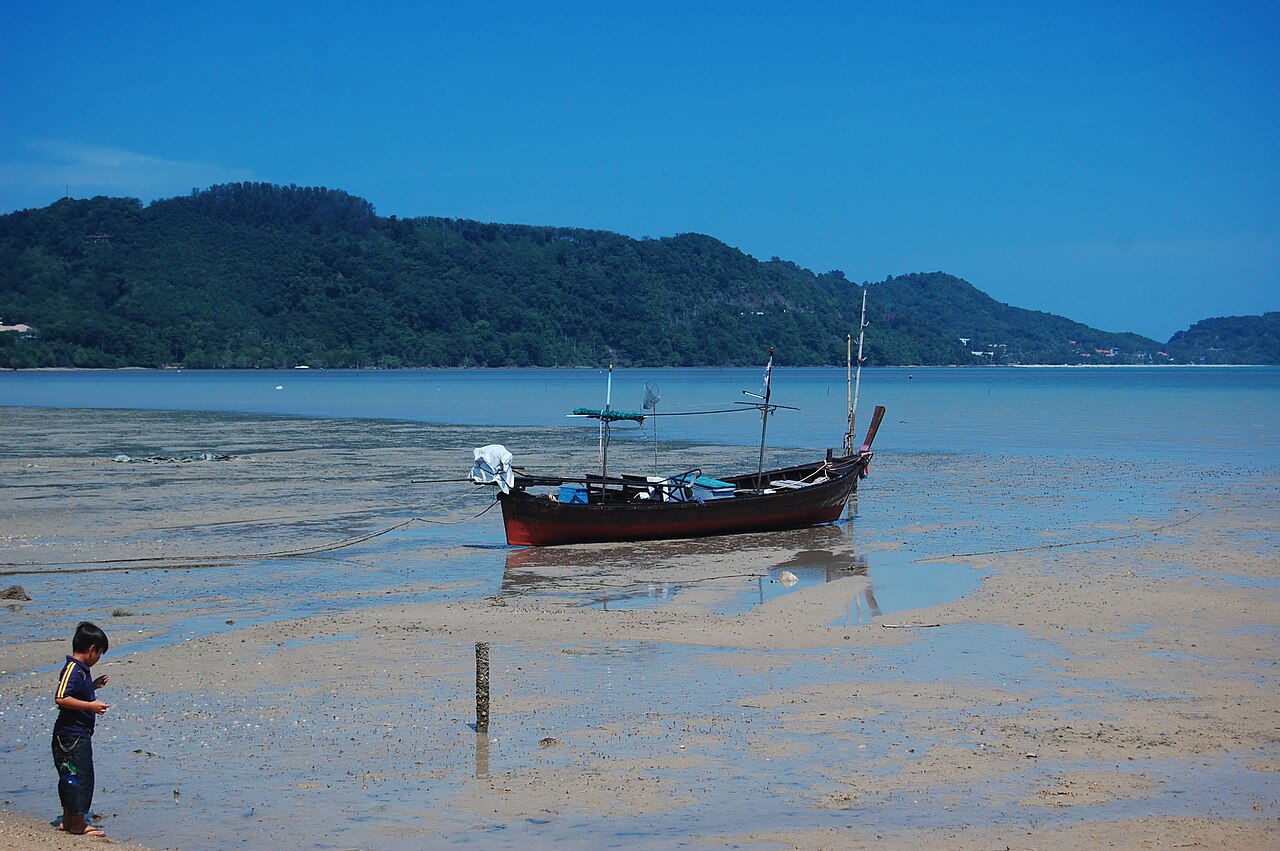 Chalong Beach fotoğrafı
