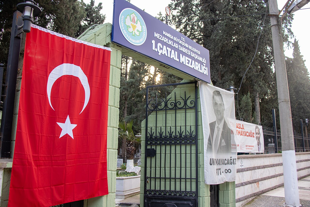 Çatal Mezarlığı