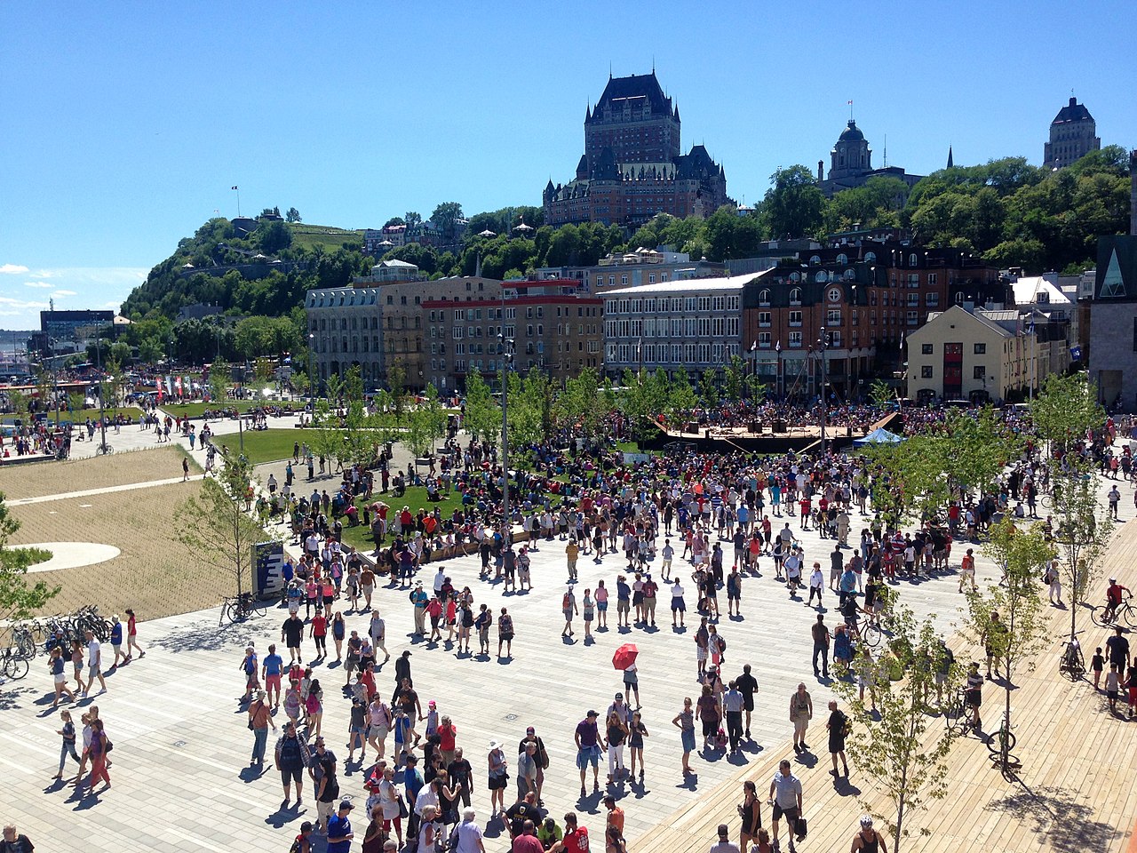Place des Canotiers
