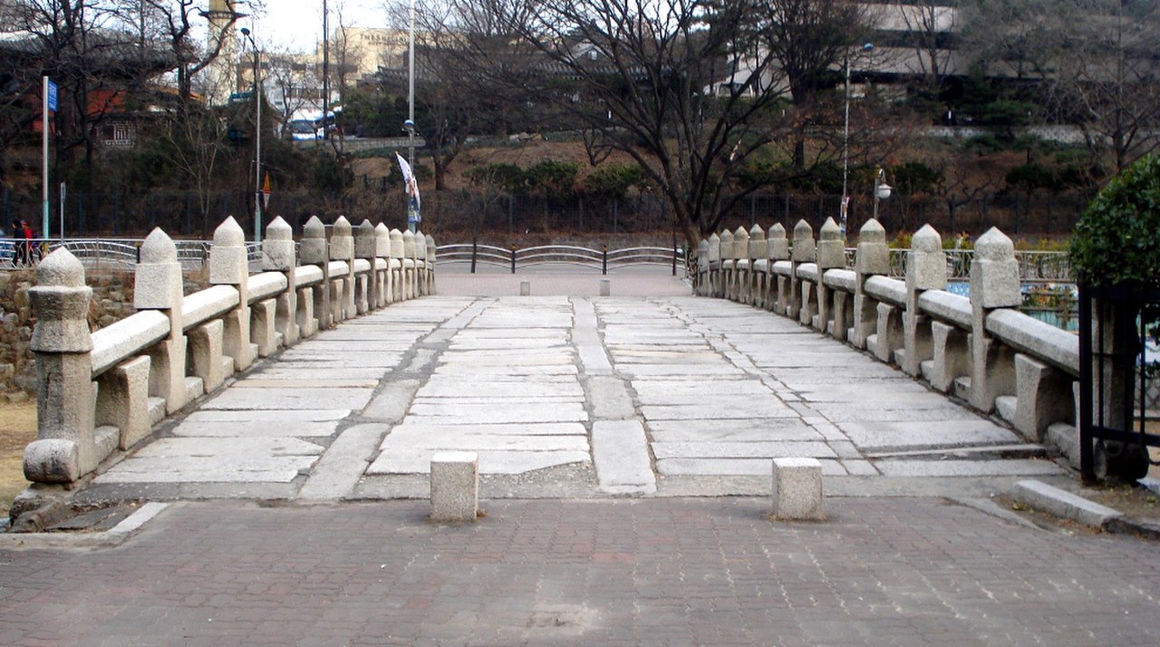 Una fotografía de 장충단공원