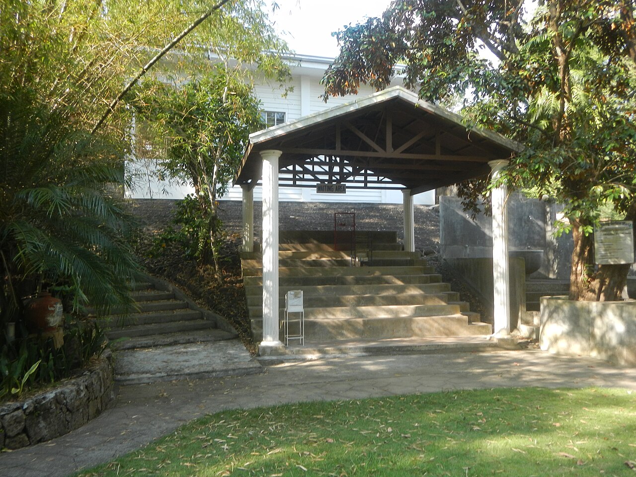 Divine Mercy Catholic Church fotoğrafı