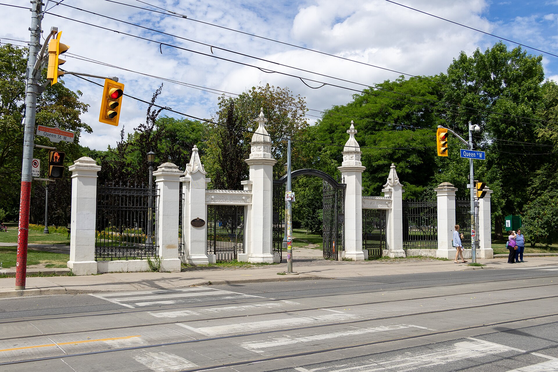 A photograph of Trinity Bellwoods Park