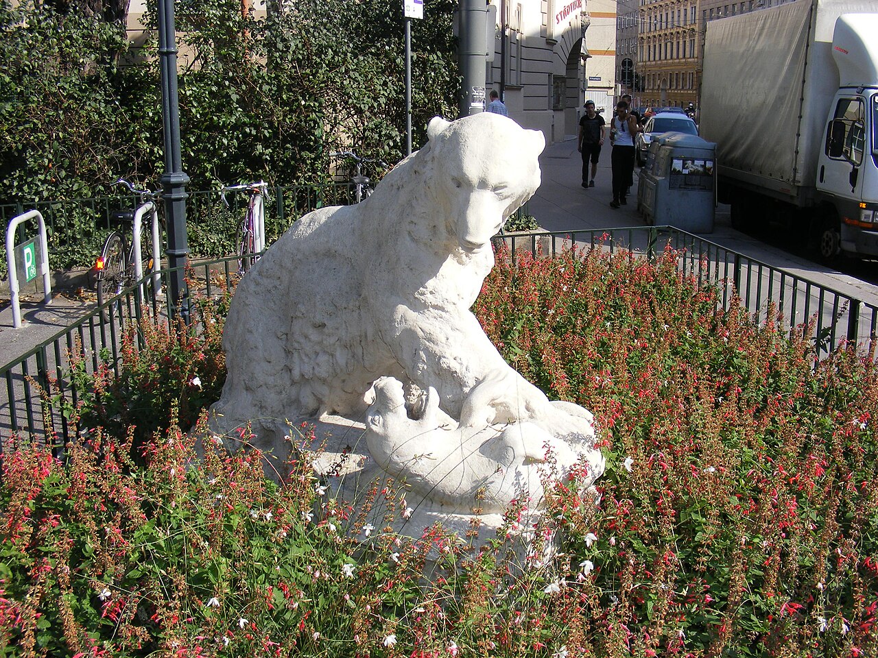 Scultura Orso polare e foca