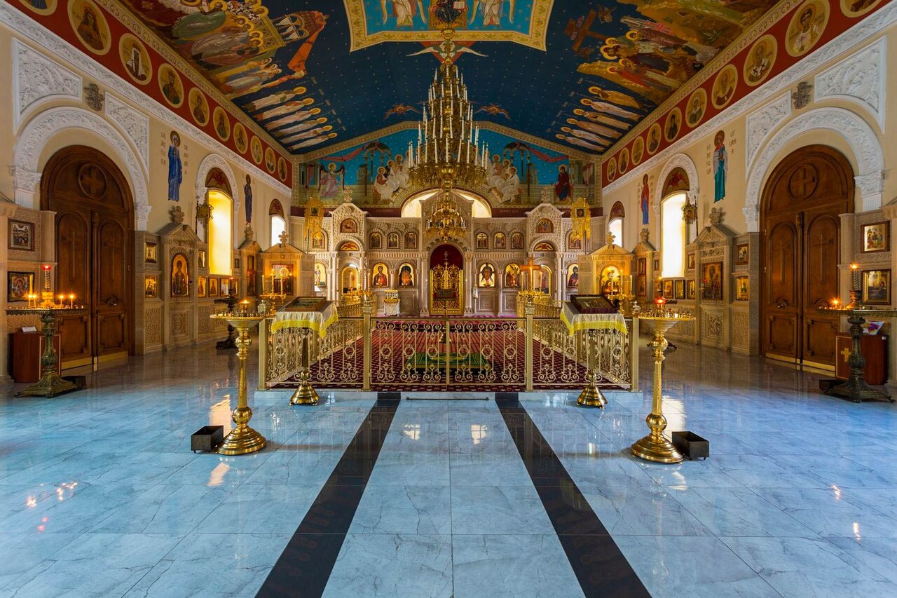 Une photographie de cathédrale des Saintes-Porteuses-de-Myrrhe