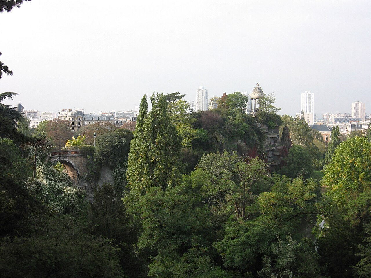 Buttes Chaumont Parkı fotoğrafı
