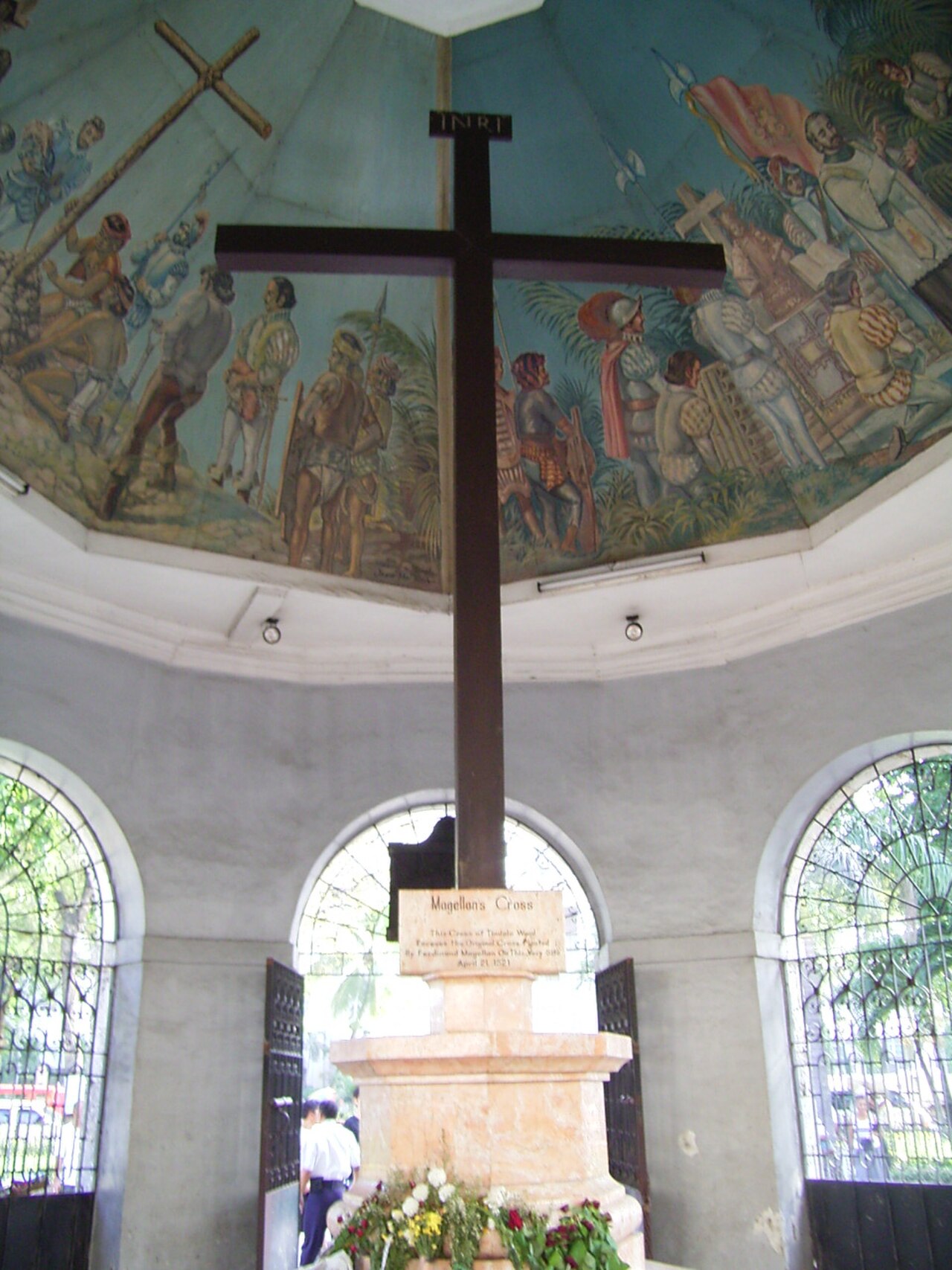 Une photographie de croix de Magellan
