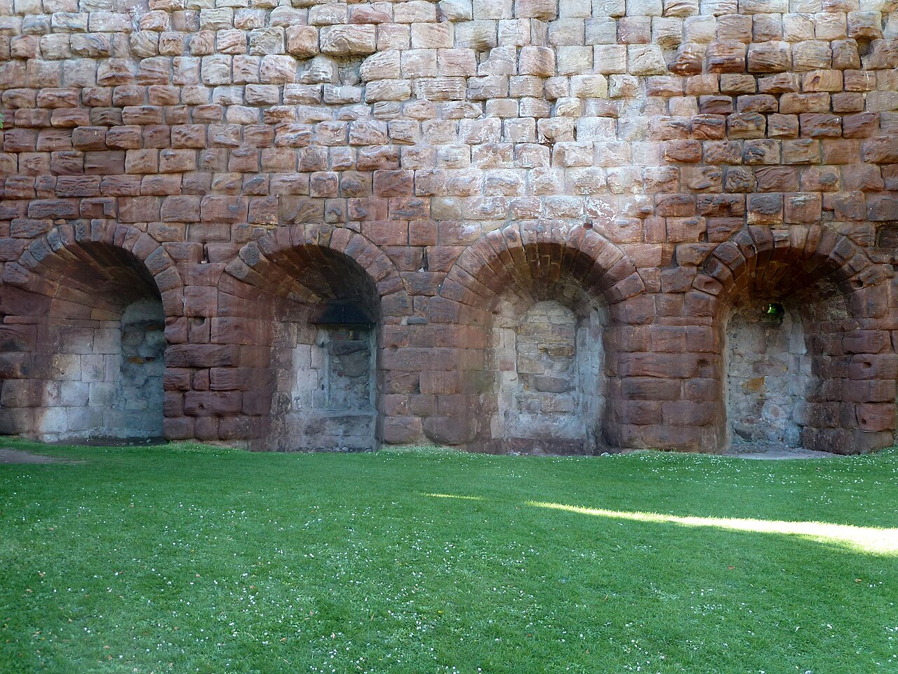 A photograph of Roslin Castle