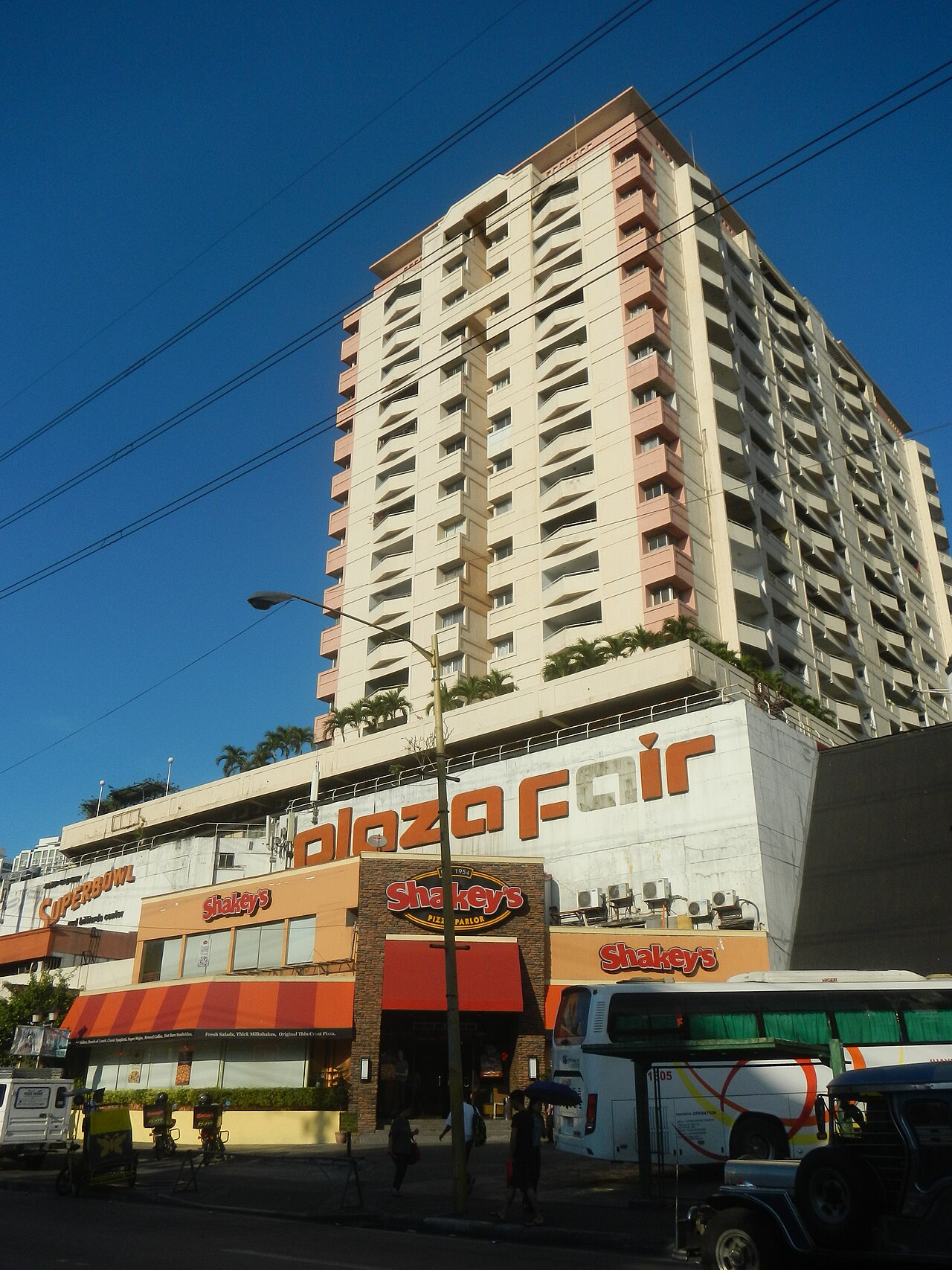 A photograph of Mall Chino