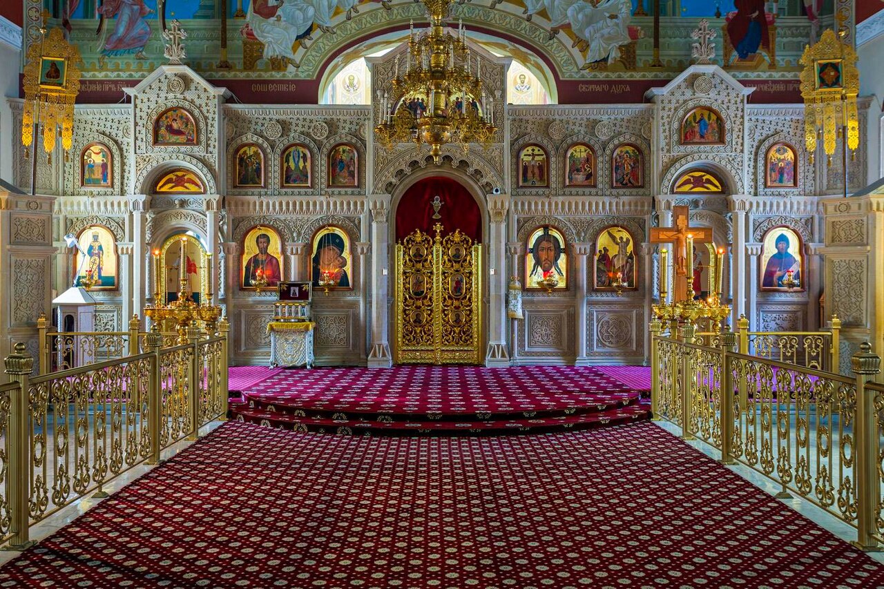 Une photographie de cathédrale des Saintes-Porteuses-de-Myrrhe