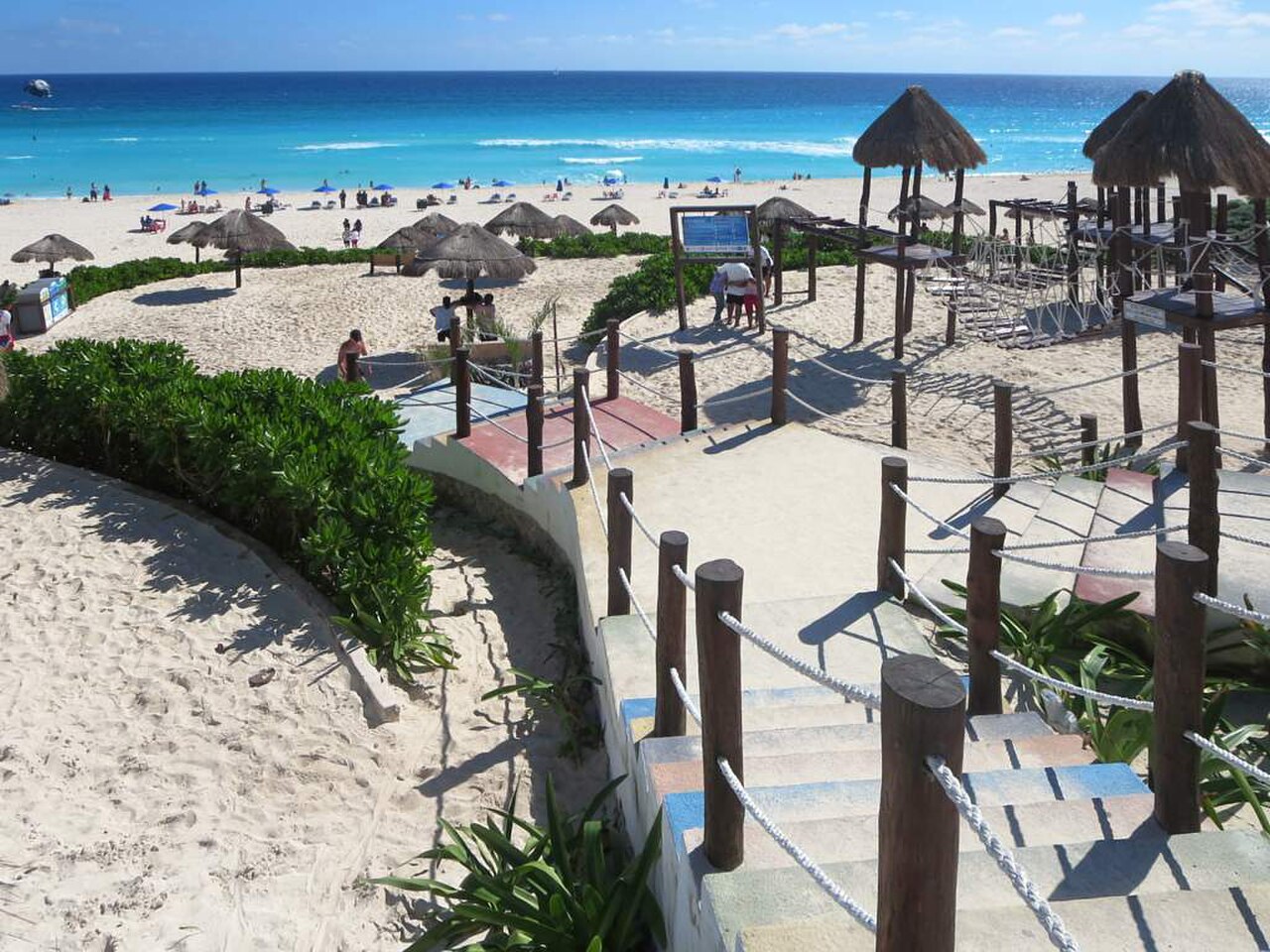 Una fotografía de Mirador playa delfines