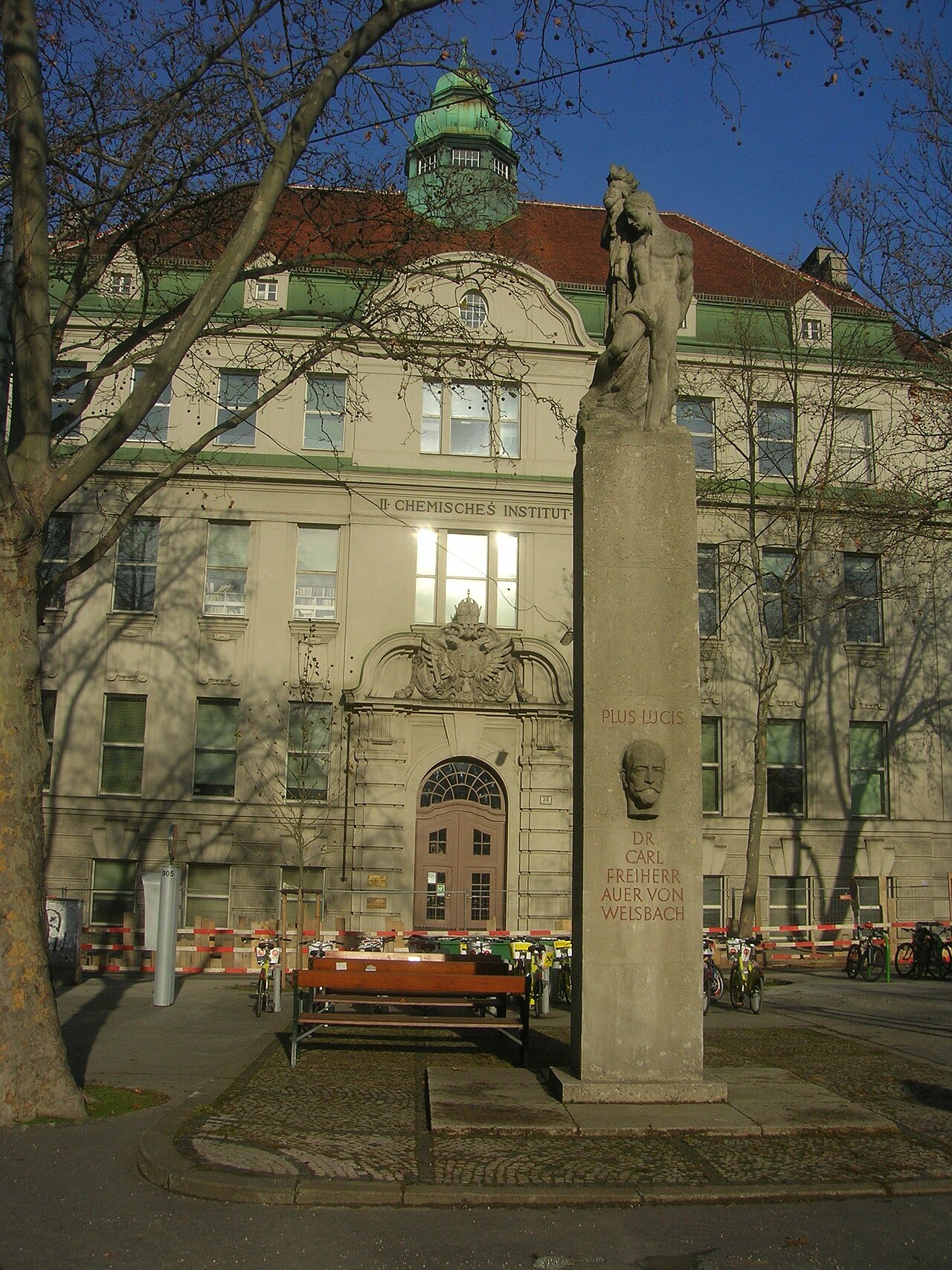 Monumento a Carl Freiherr Auer von Welsbach