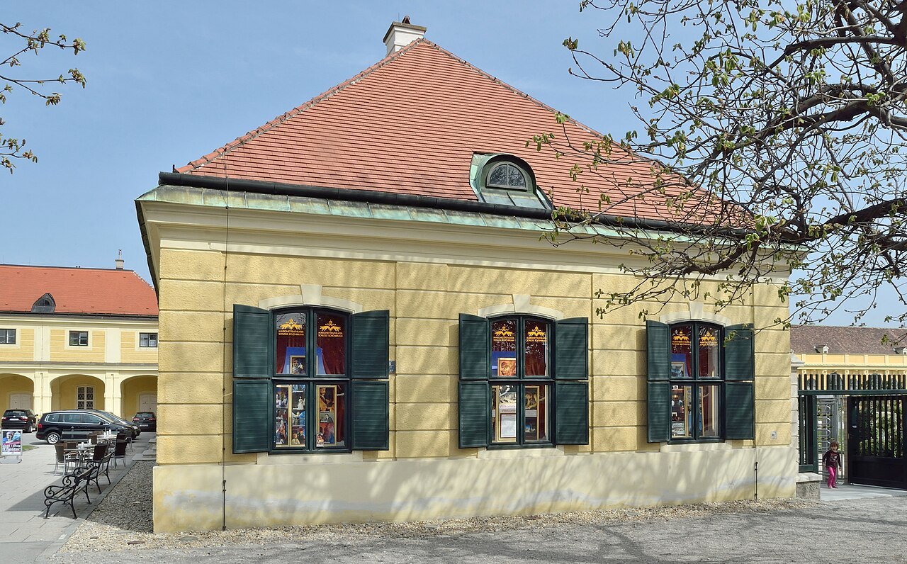 Schönbrunn Sarayı Kukla Tiyatrosu