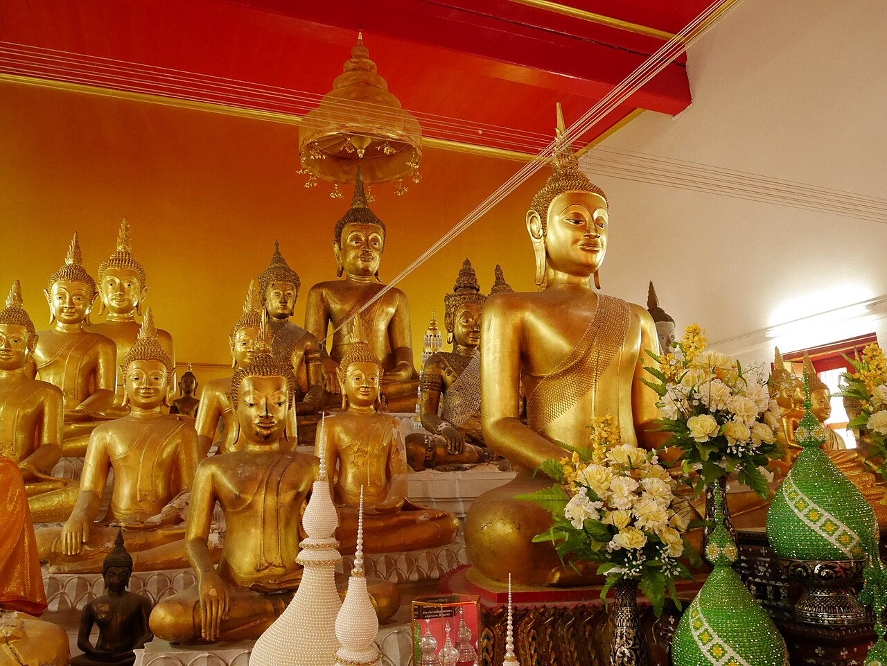 Uma fotografia de วัดอินทารามวรวิหาร