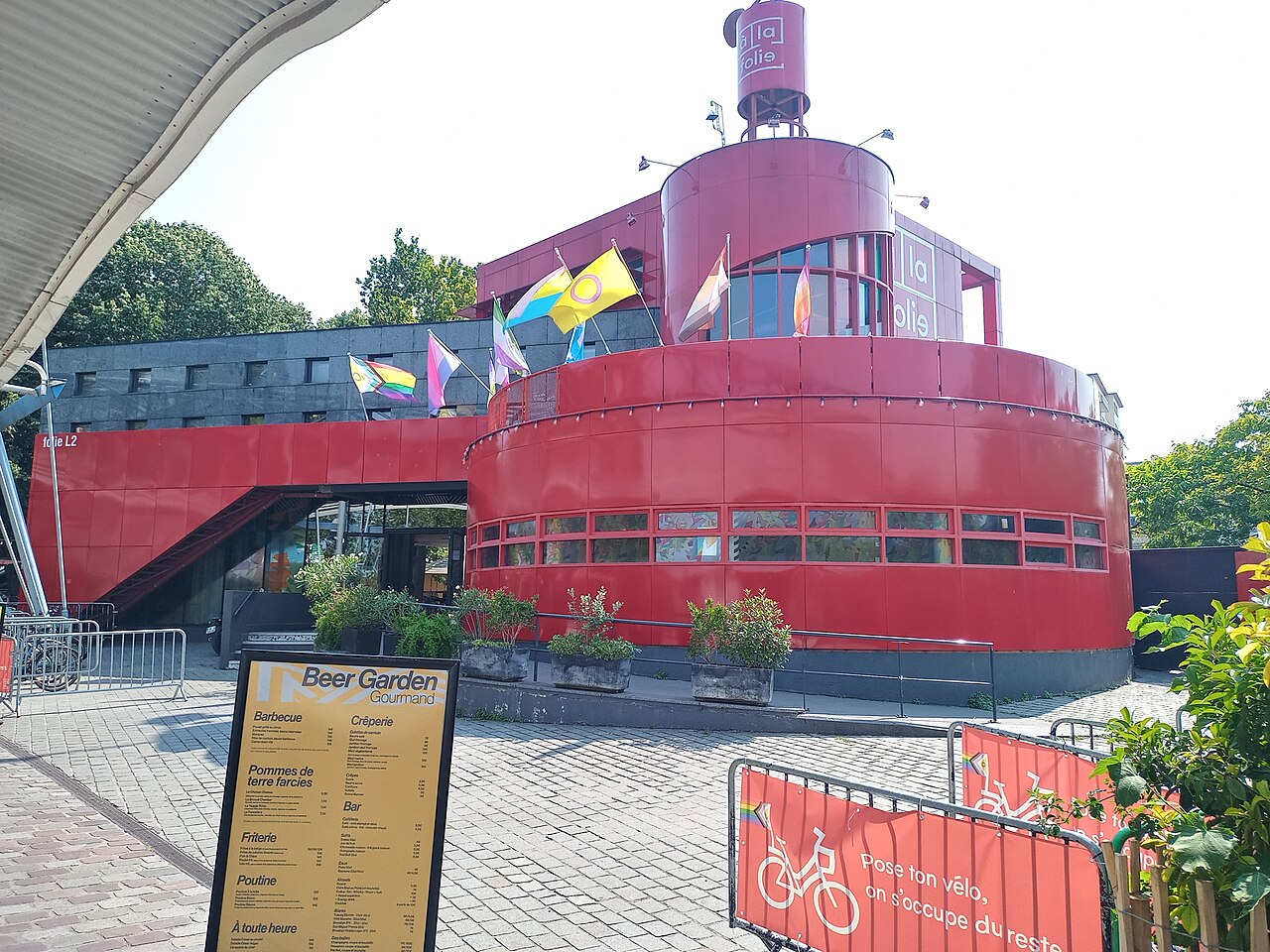 À la folie