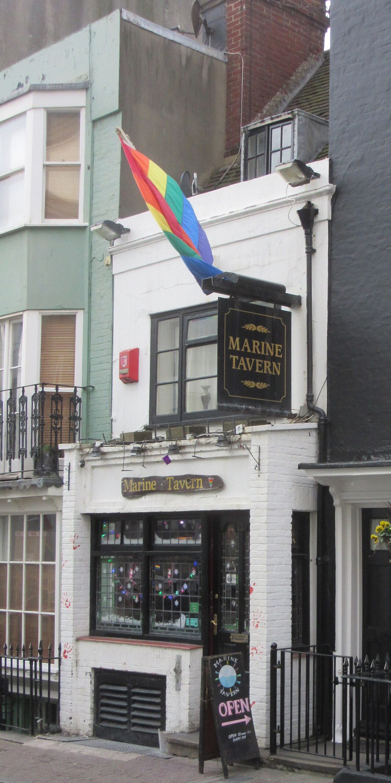 Marine pub fotoğrafı