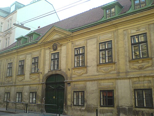 Barnabitenfreihof Wien-Währing