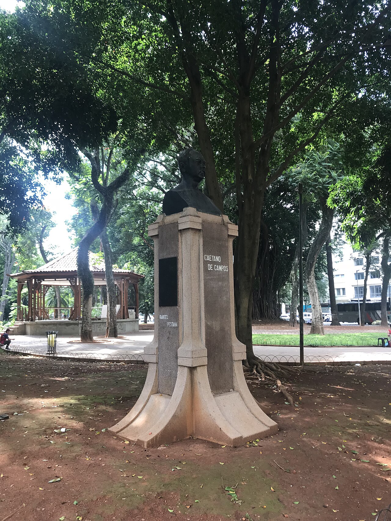 Totem a Bernardino de Campos et al.의 사진