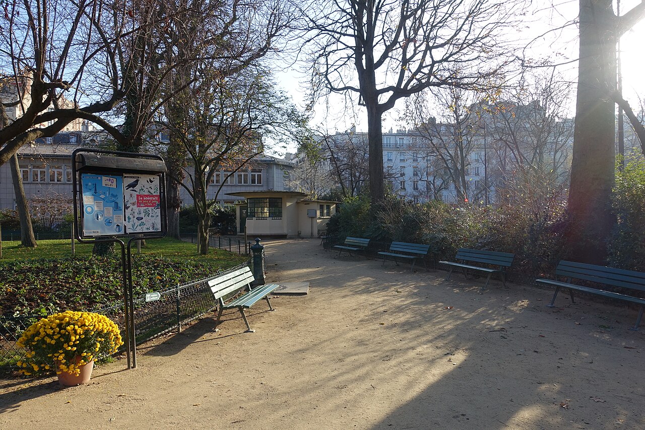 Square Ferdinand-Brunot