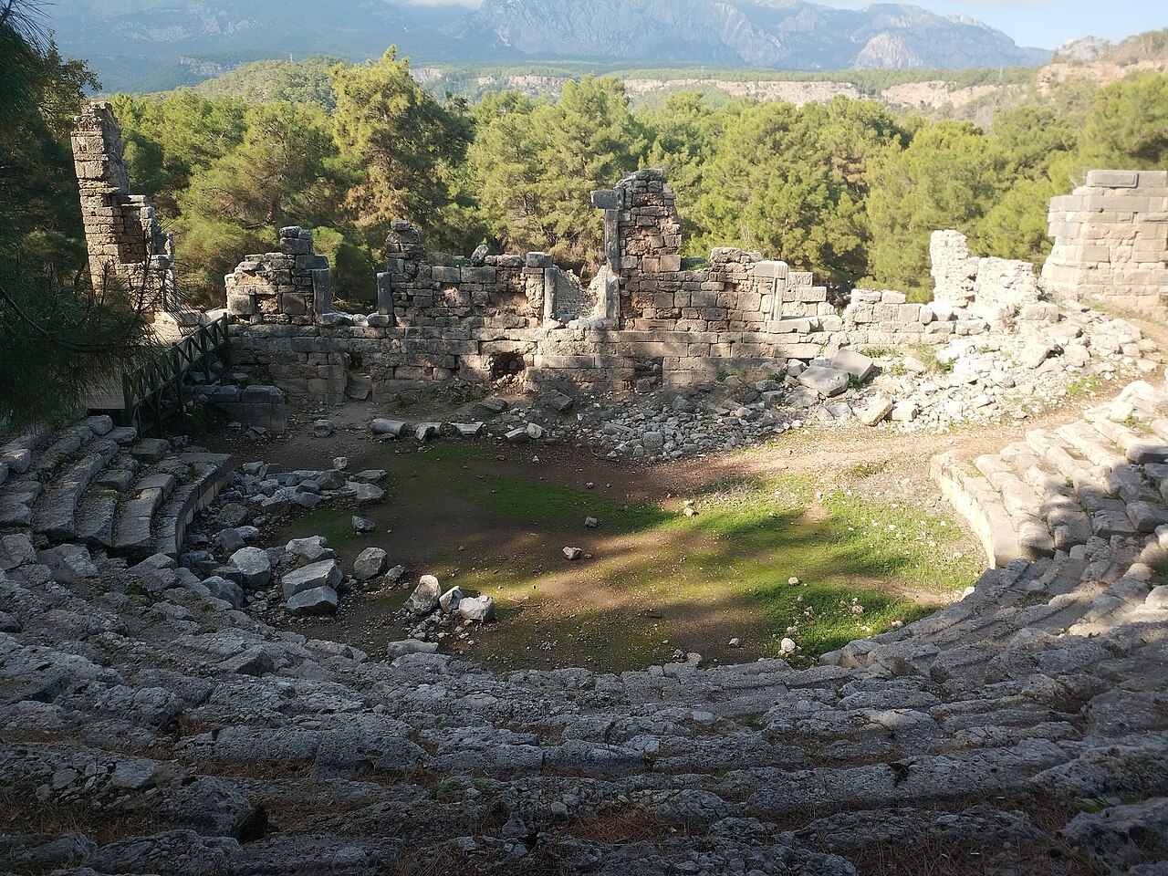 Phaselis Roma Tiyatrosu fotoğrafı