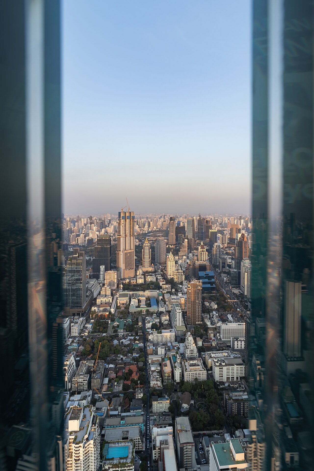 MAHANAKHON SKYWALK (king power)