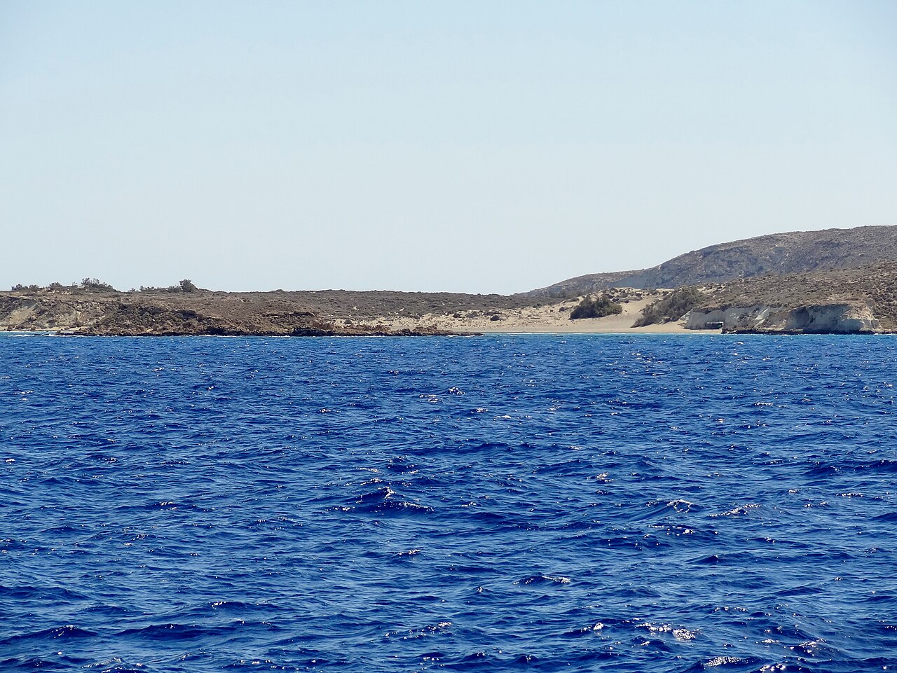 A photograph of Λευκή
