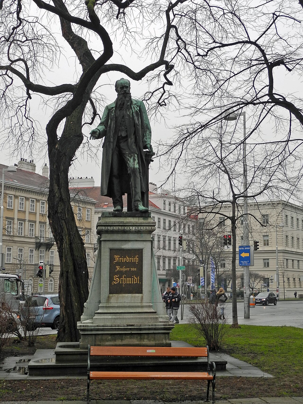 Monumento a Friedrich Freiherr von Schmidt