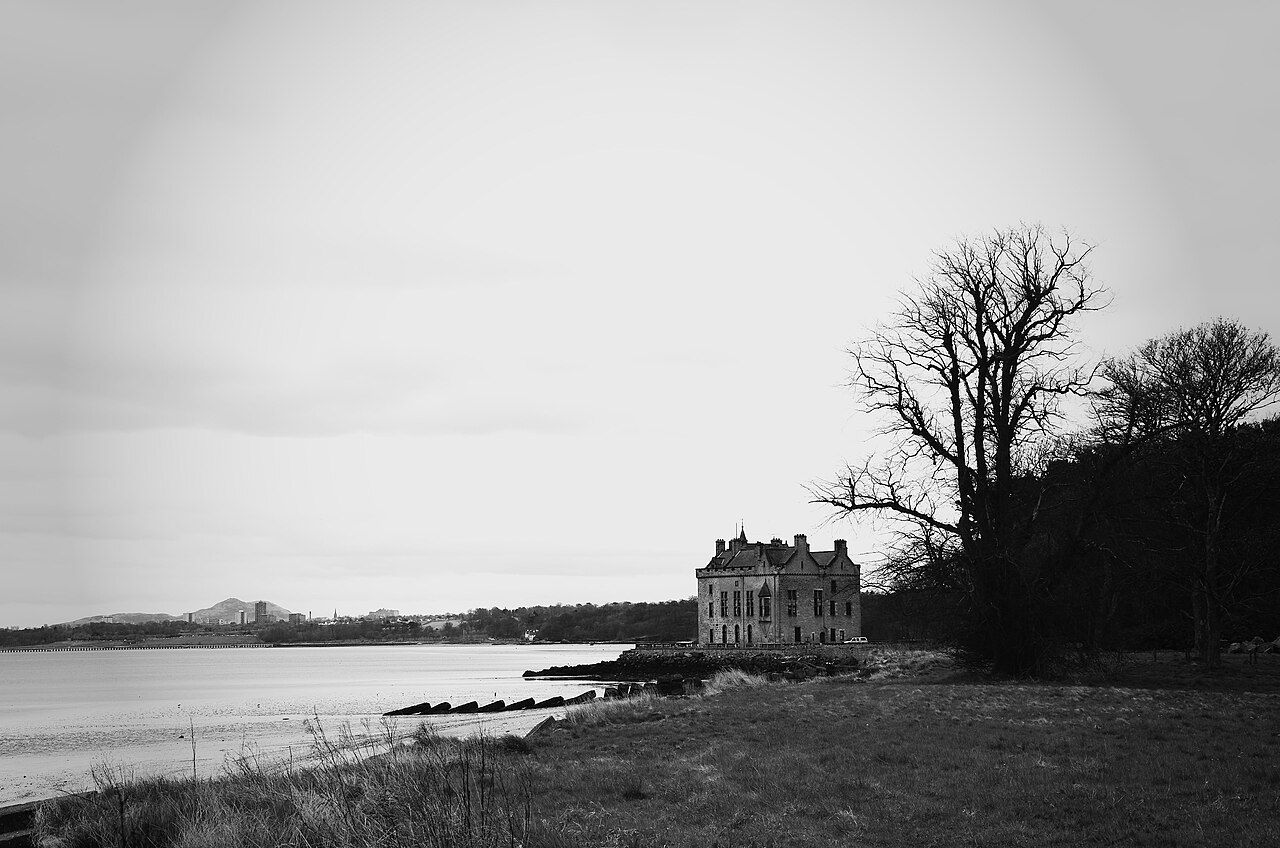 A photograph of Barnbougle Castle