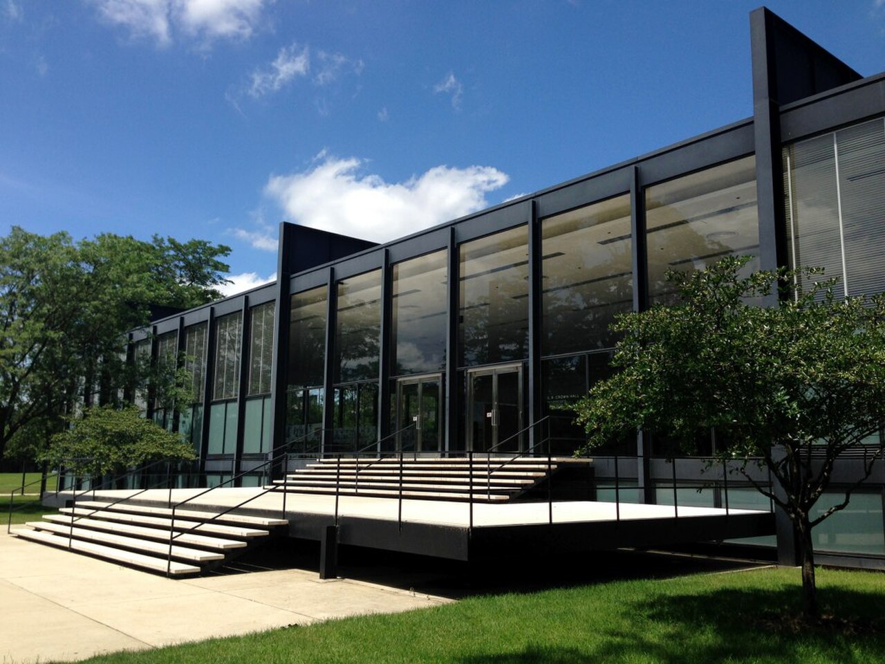 Une photographie de Crown Hall