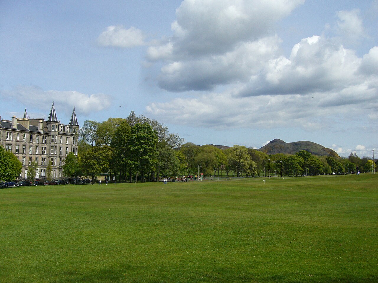 A photograph of Bruntsfield Links