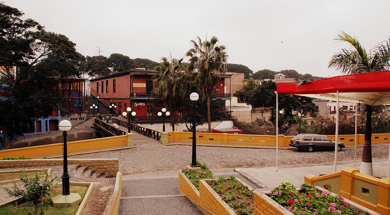 A photograph of Puente de los Suspiros