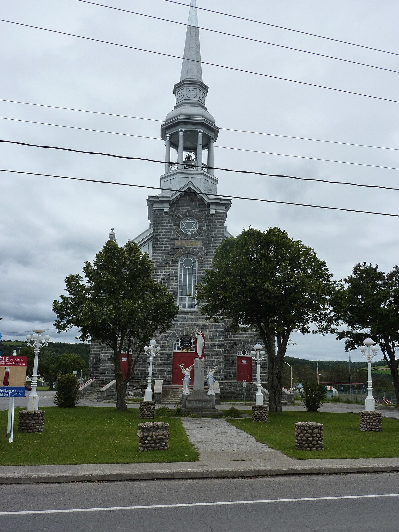 Église Sainte-Angèle fotoğrafı