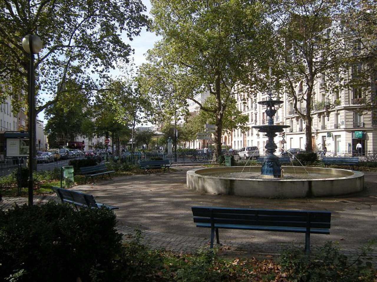 Courteline Meydanı