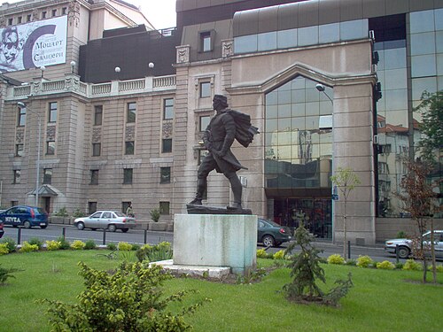 Monument to Vasa Čarapić in Belgrade
