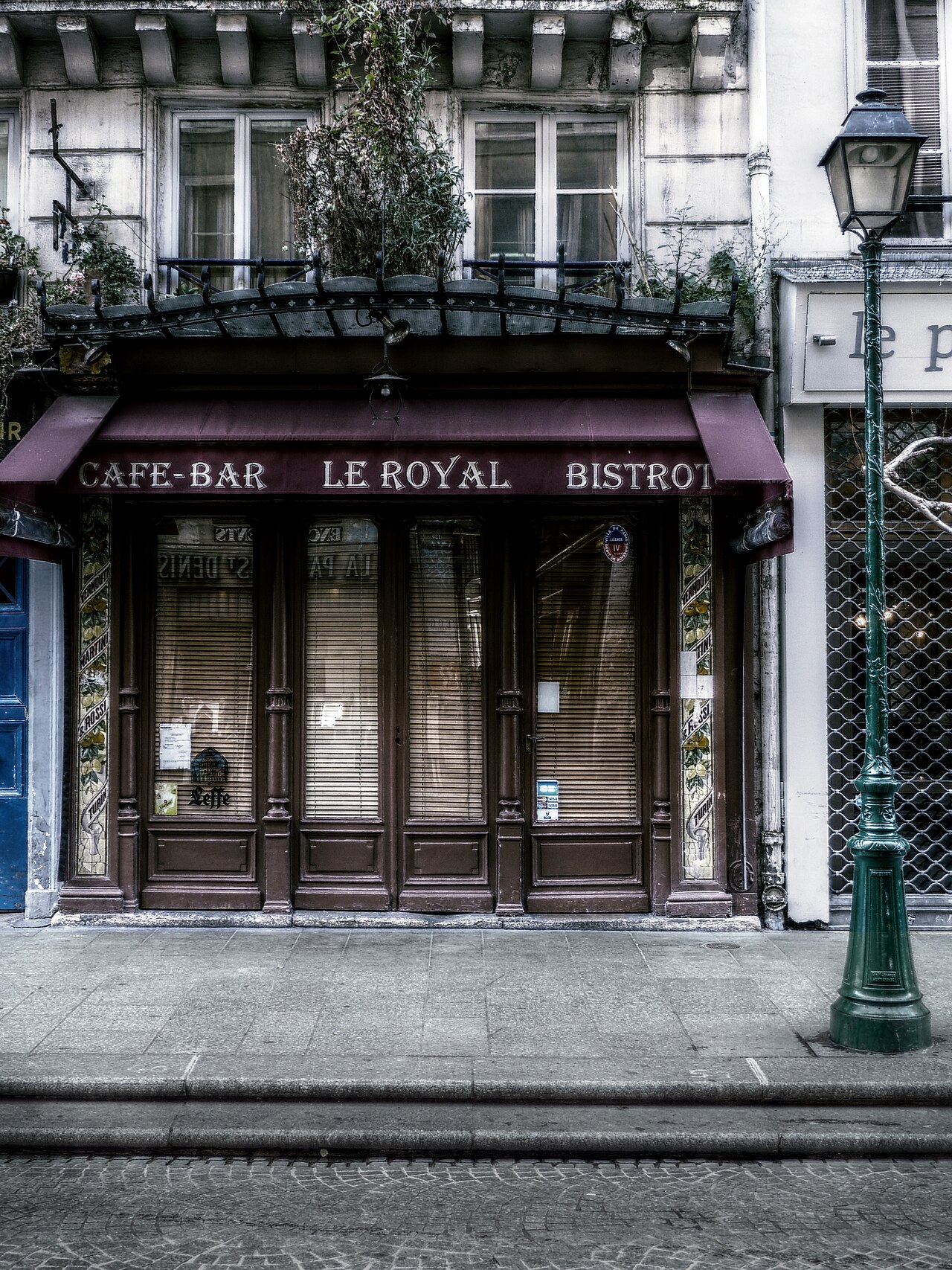 Café-Bar, 143 rue Saint-Denis