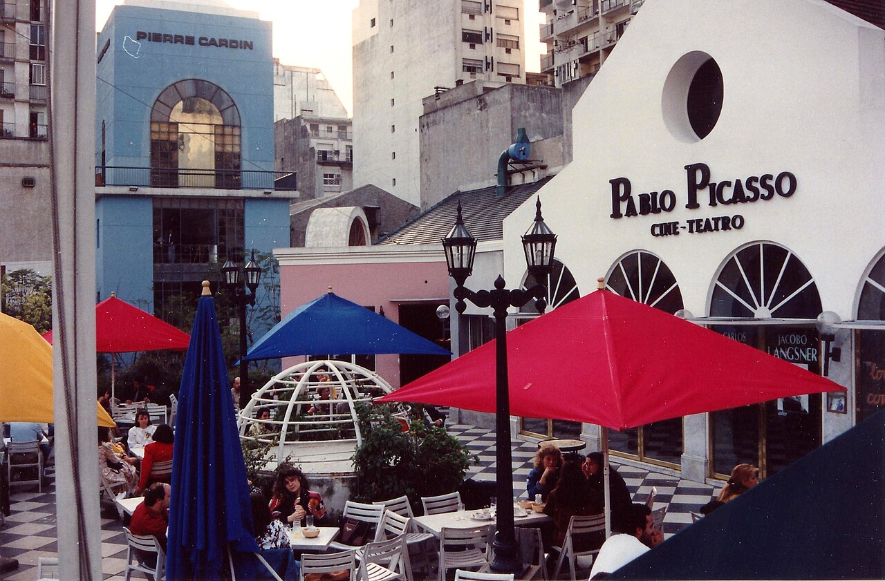 Ein Foto von Paseo La Plaza