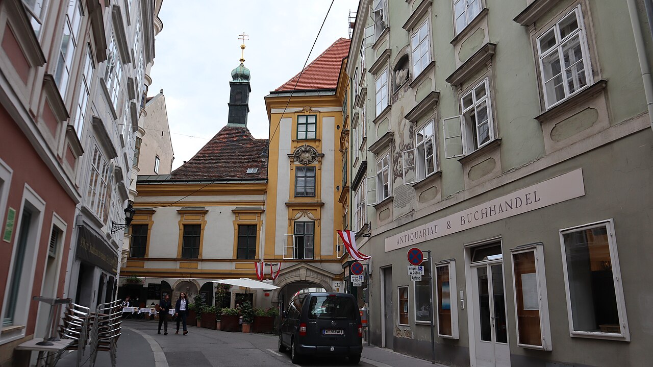 A photograph of Heiligenkreuzerhof
