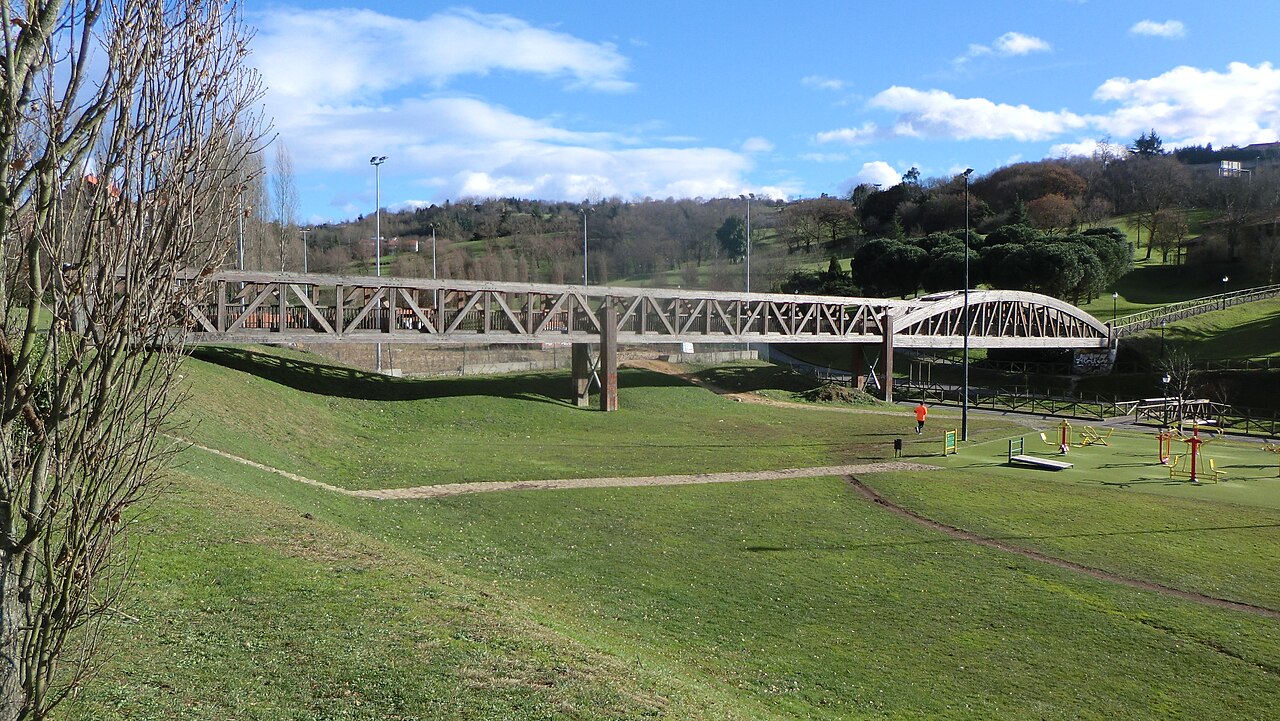 A photograph of Parque 232