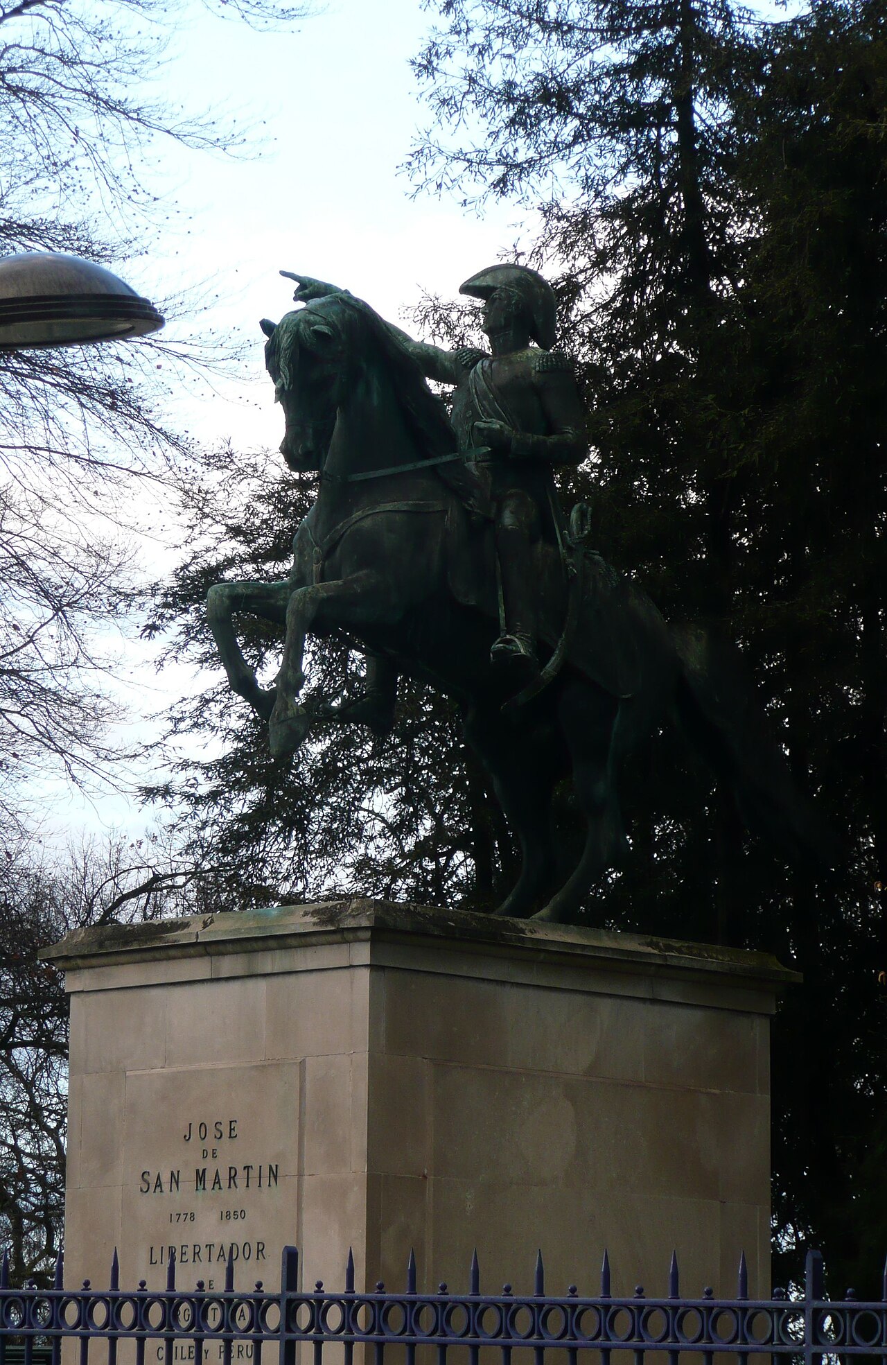 equestrian statue of José de San Martín