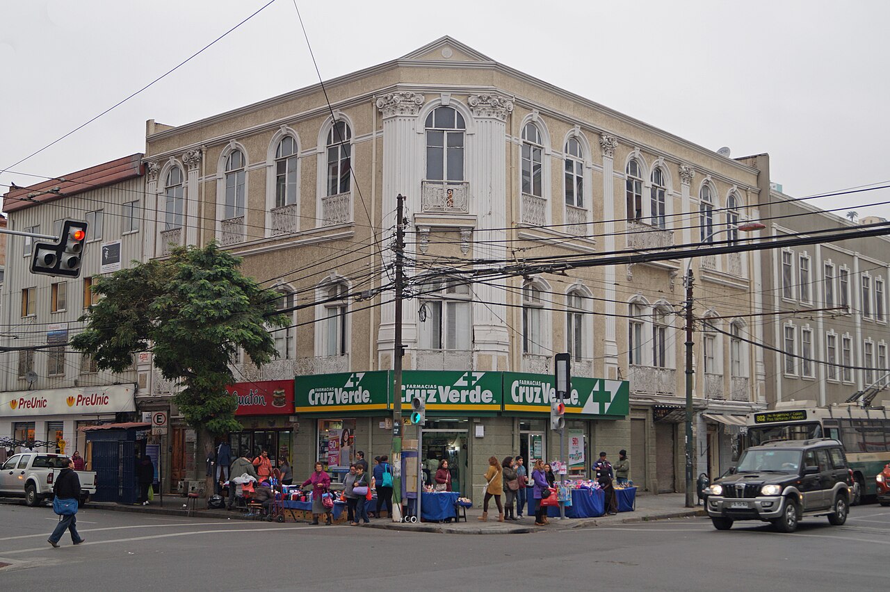 A photograph of Plaza Victoria