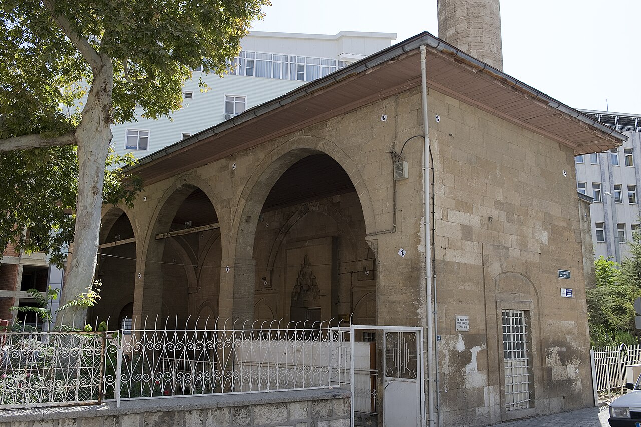 Yeni Karaman Camii