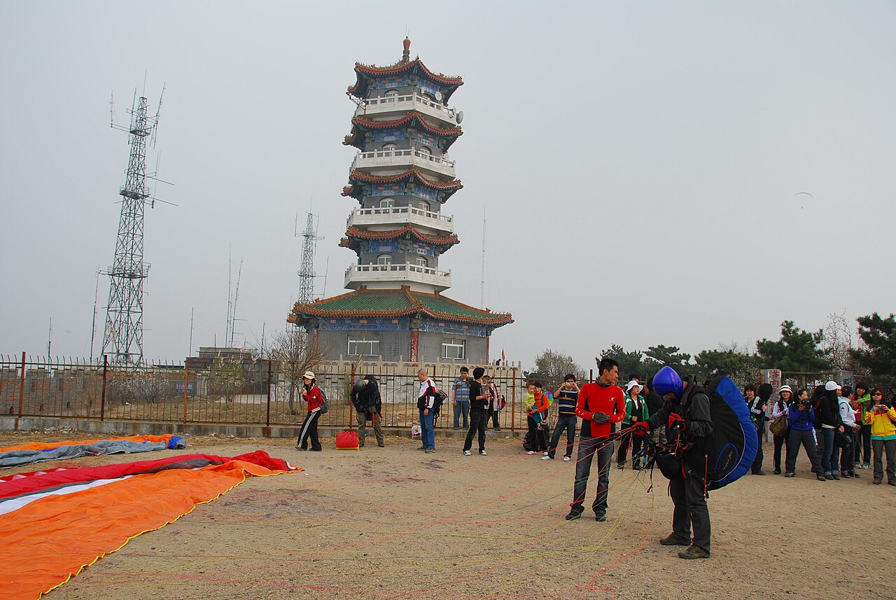 Uma fotografia de Ming Tombs