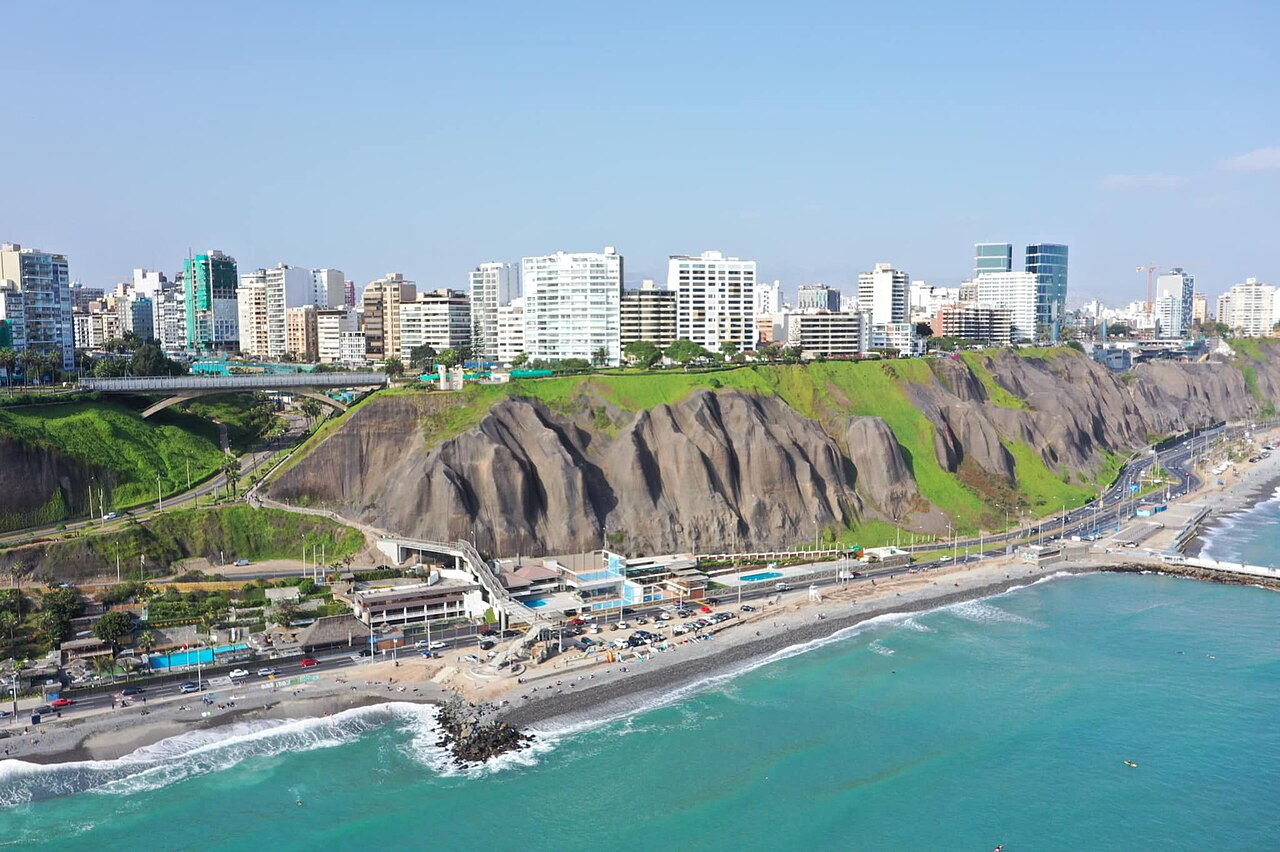 Una fotografía de Costa Verde