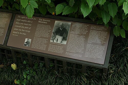 Monumento ad Albert Einstein a Washington