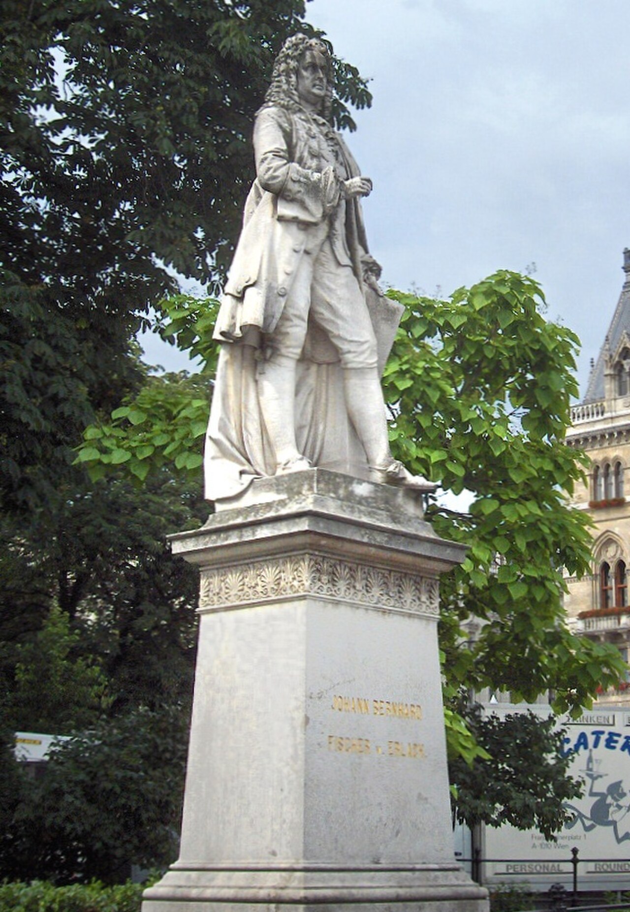 Monumento a Fischer-von-Erlach, plaza del Ayuntamiento