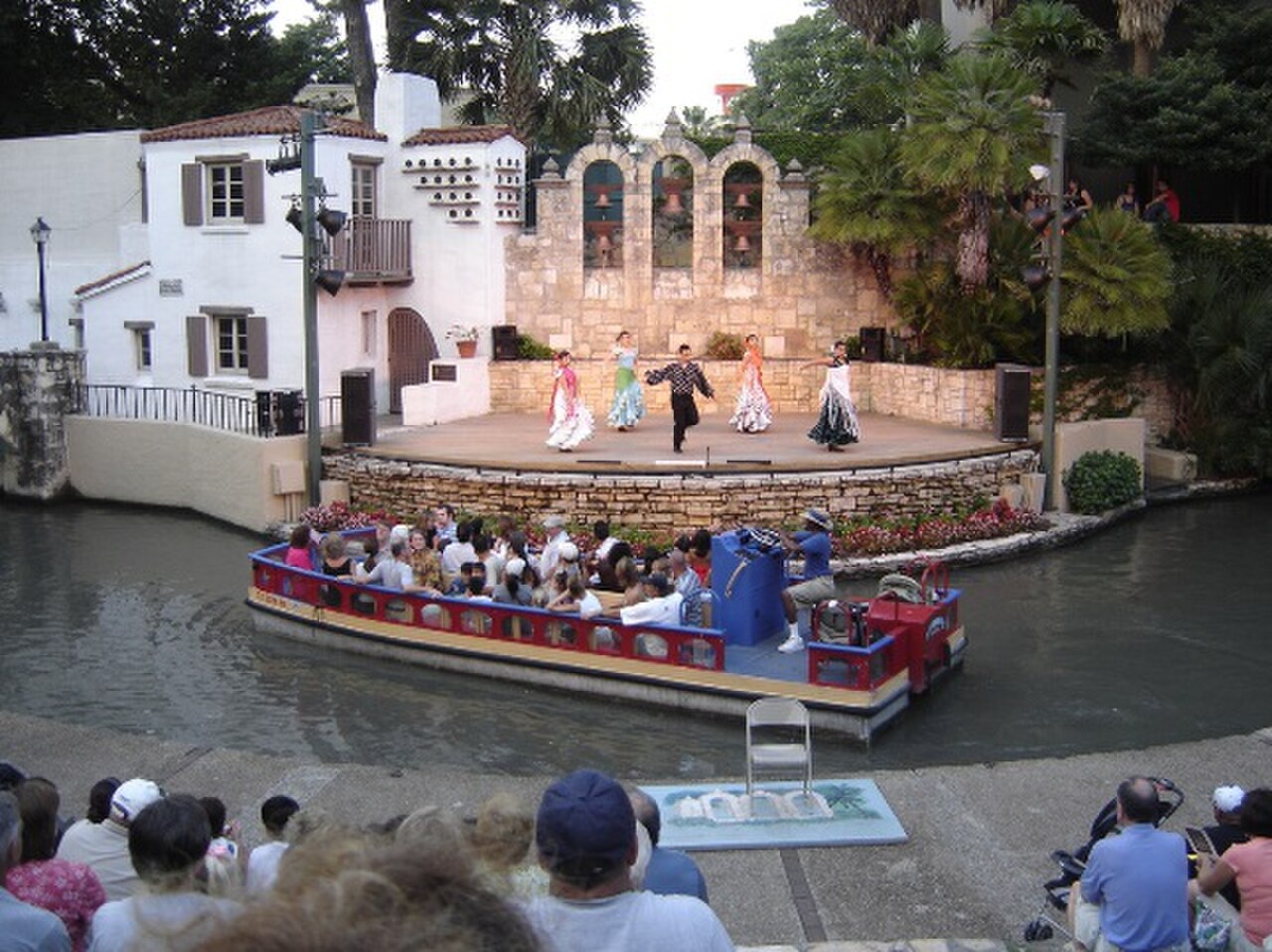 River Theater fotoğrafı