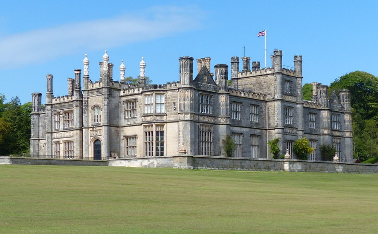 A photograph of Dalmeny House